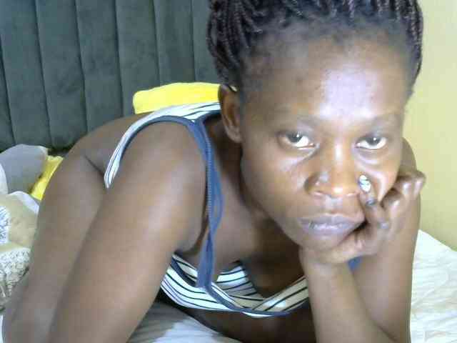 PrettyAlianah webcam