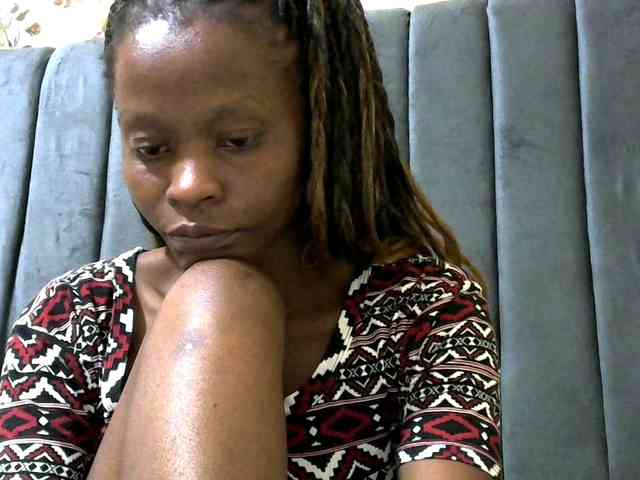 PrettyAlianah webcam