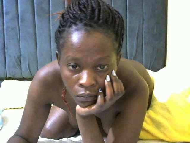 PrettyAlianah webcam