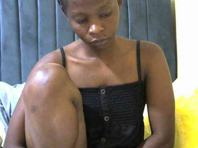 PrettyAlianah webcam