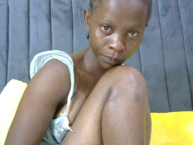 PrettyAlianah webcam