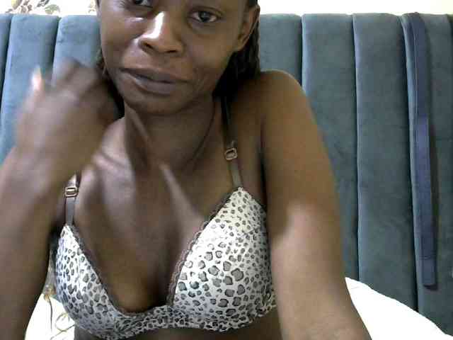 PrettyAlianah webcam