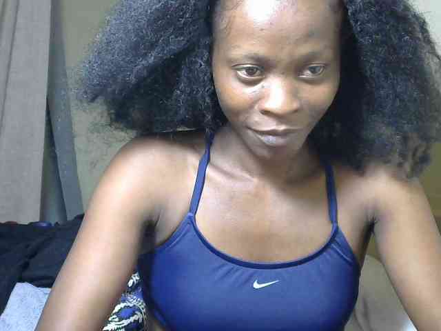 PrettyAlianah webcam