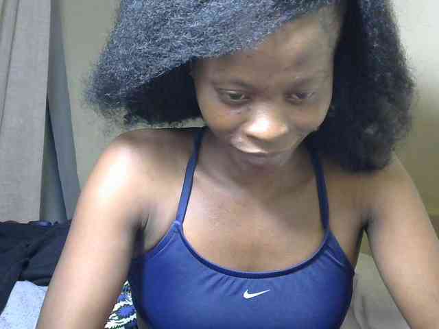 PrettyAlianah webcam