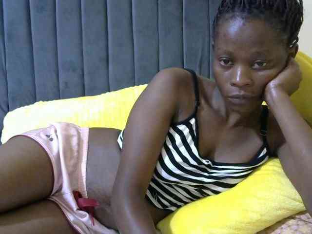 PrettyAlianah webcam