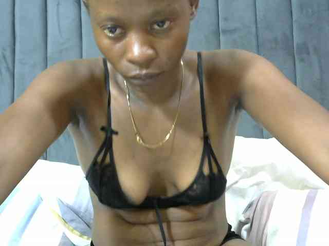 PrettyAlianah webcam