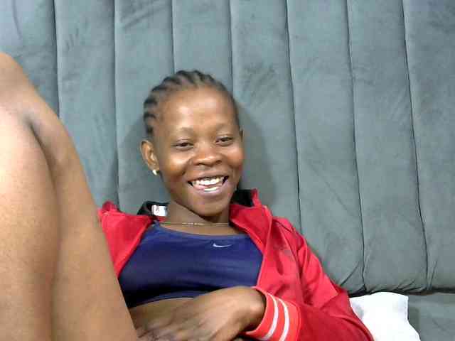 PrettyAlianah webcam