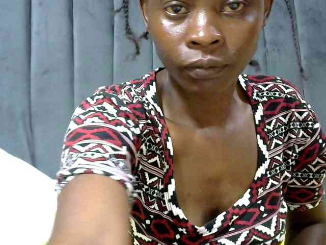 PrettyAlianah webcam