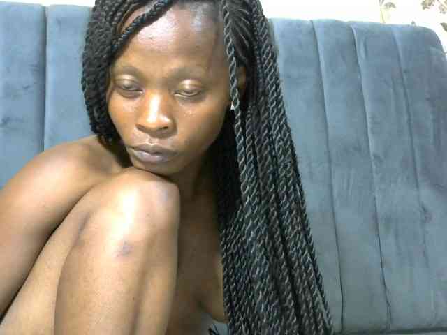 PrettyAlianah webcam