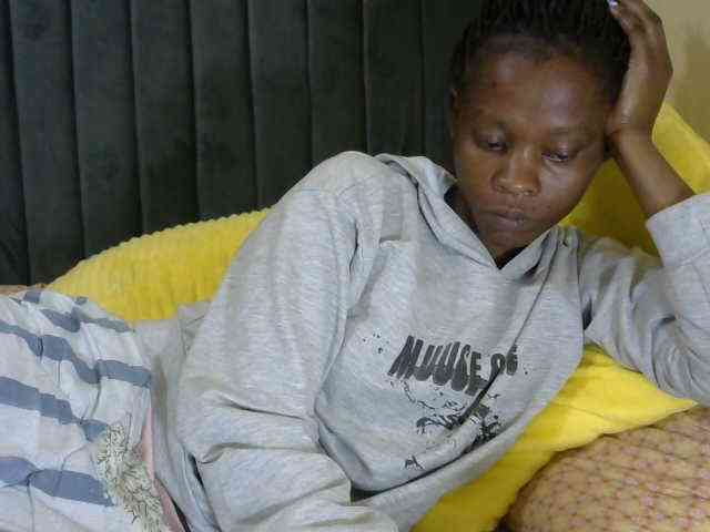 PrettyAlianah webcam