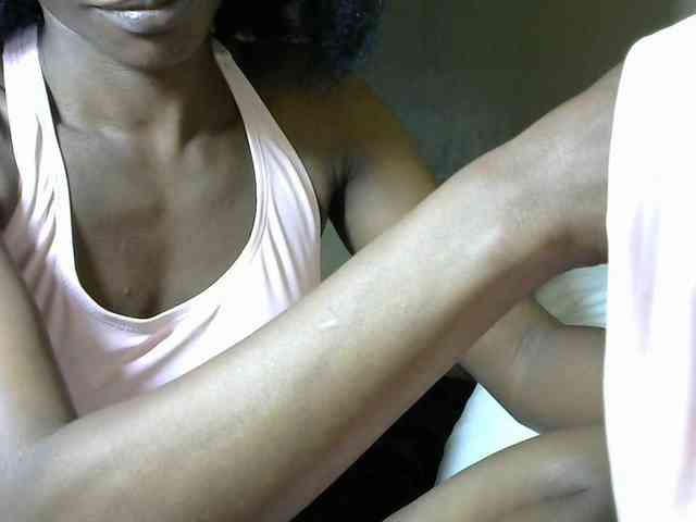 PrettyAlianah webcam