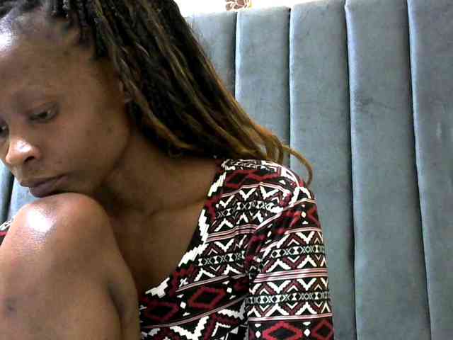 PrettyAlianah webcam