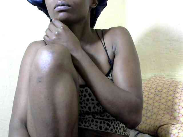 PrettyAlianah webcam
