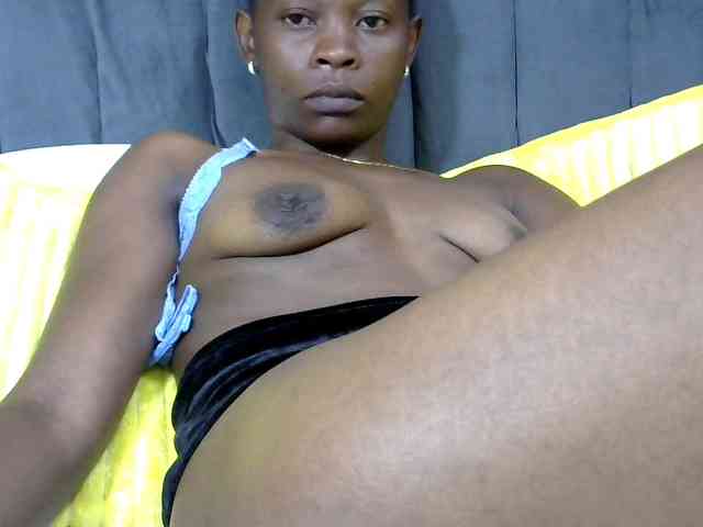 PrettyAlianah webcam