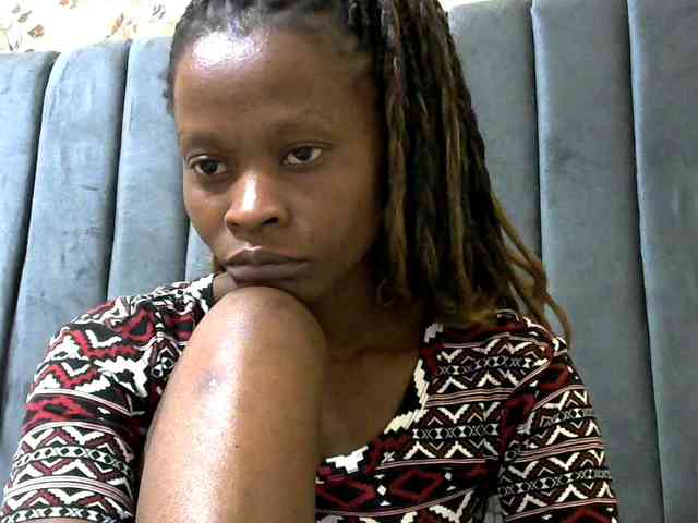 PrettyAlianah webcam