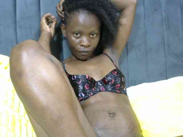 PrettyAlianah webcam