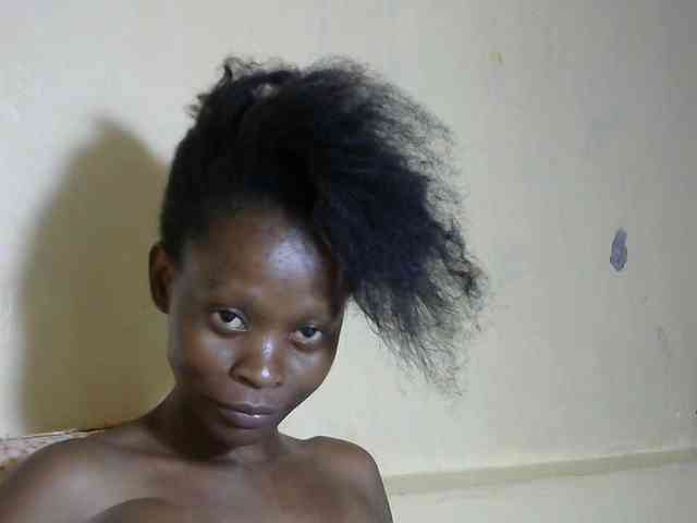 PrettyAlianah webcam