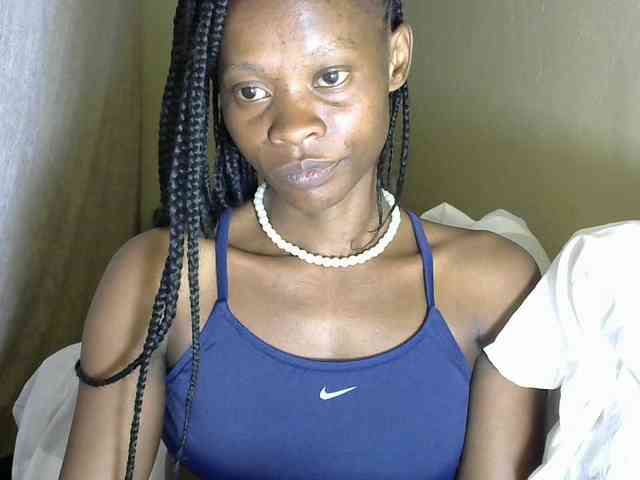 PrettyAlianah webcam