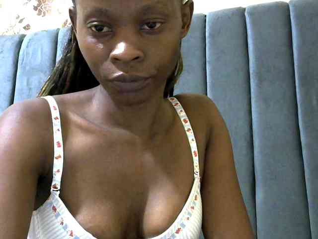 PrettyAlianah webcam