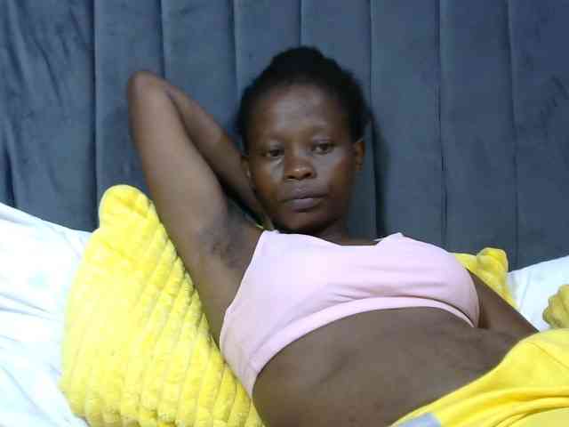 PrettyAlianah webcam