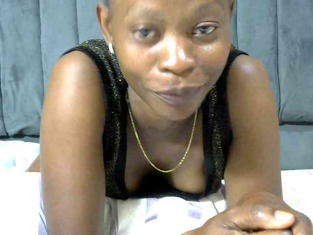 PrettyAlianah webcam