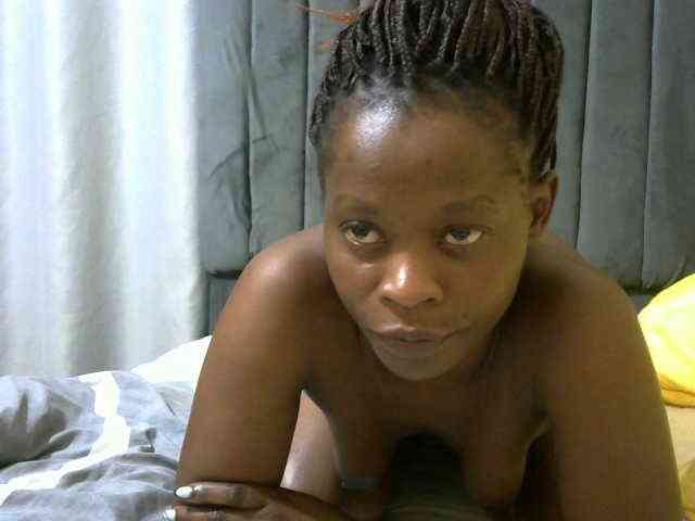 PrettyAlianah webcam