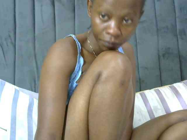 PrettyAlianah webcam