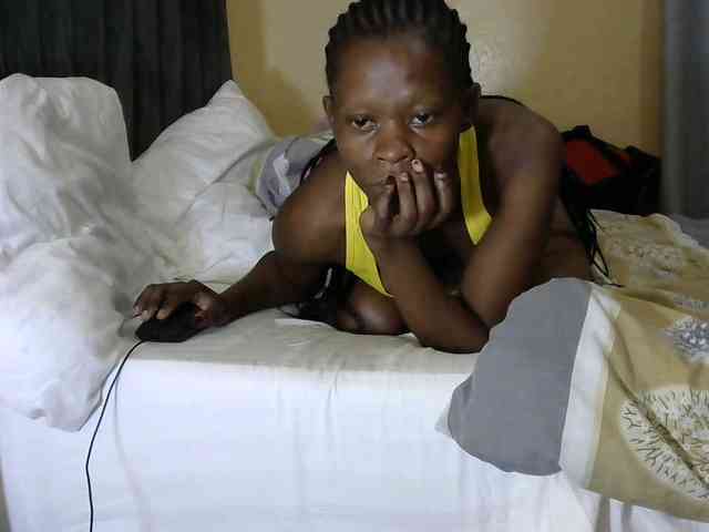 PrettyAlianah webcam