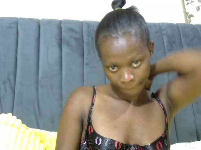 PrettyAlianah webcam