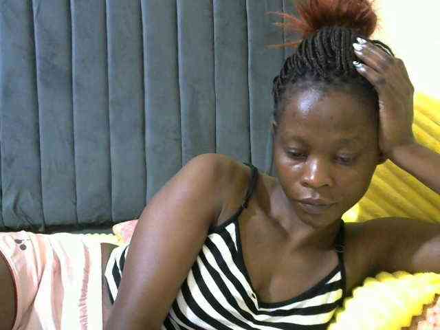 PrettyAlianah webcam