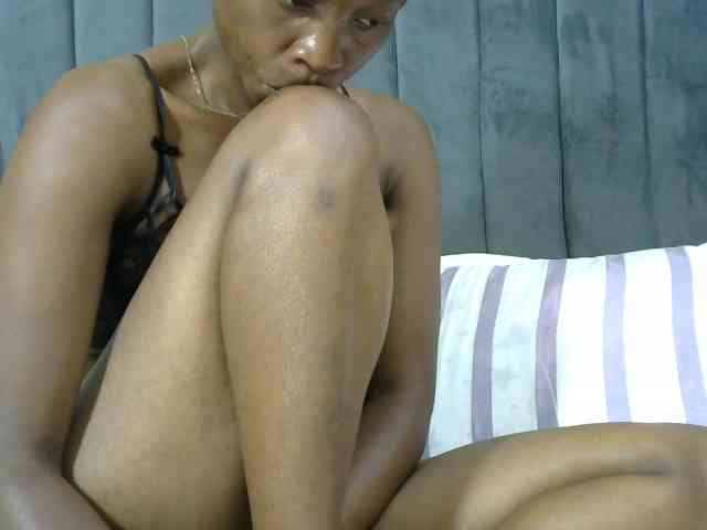 PrettyAlianah webcam