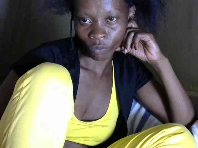 PrettyAlianah webcam