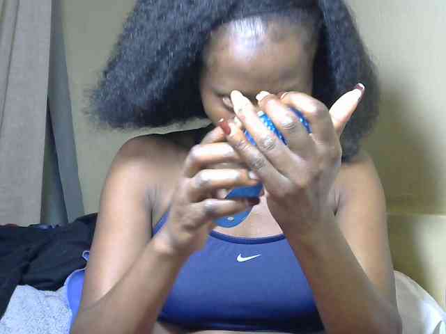 PrettyAlianah webcam