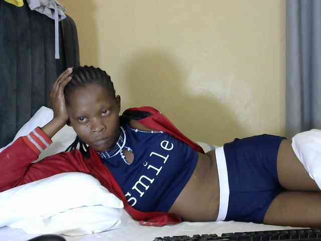 PrettyAlianah webcam