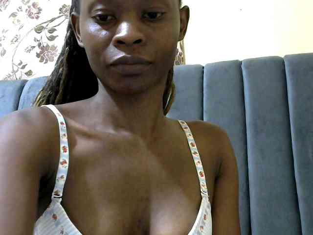 PrettyAlianah webcam