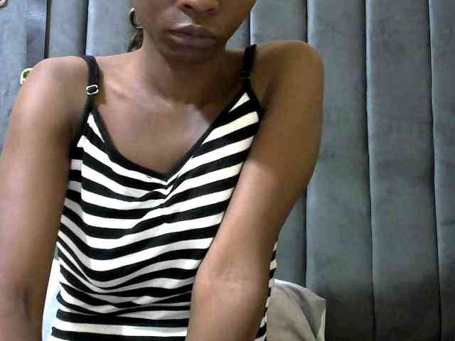 PrettyAlianah webcam