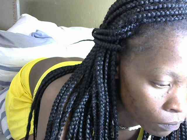 PrettyAlianah webcam