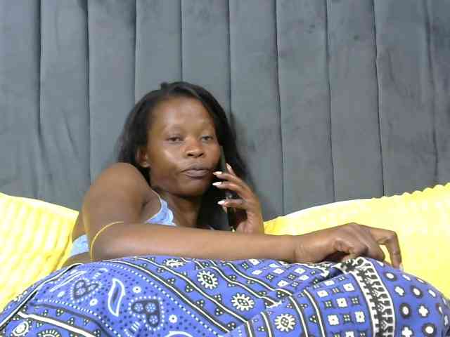 PrettyAlianah webcam