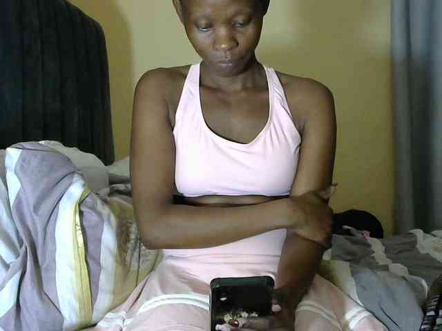 PrettyAlianah webcam