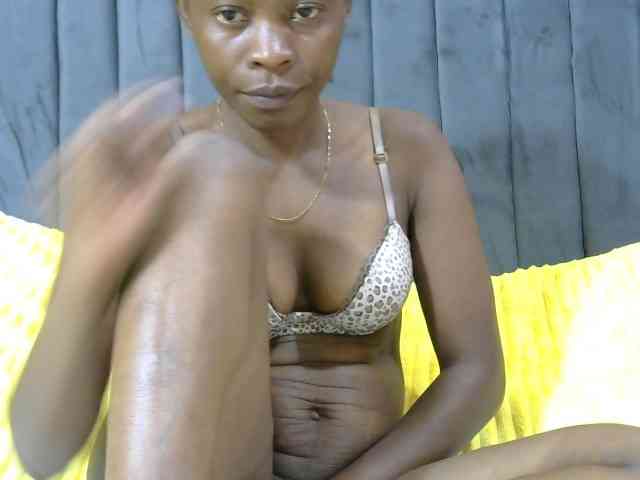 PrettyAlianah webcam