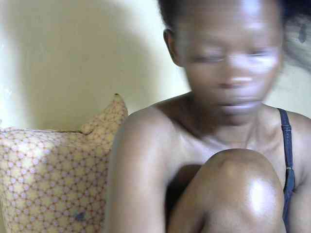 PrettyAlianah webcam