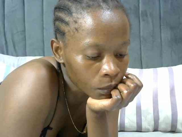 PrettyAlianah webcam