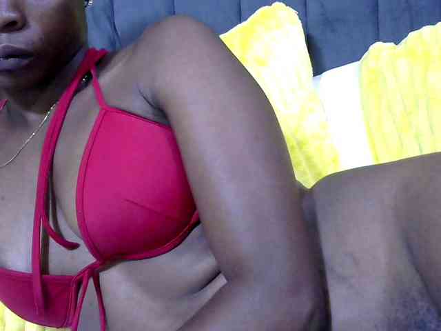 PrettyAlianah webcam