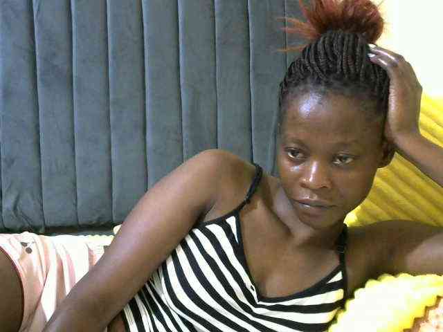 PrettyAlianah webcam