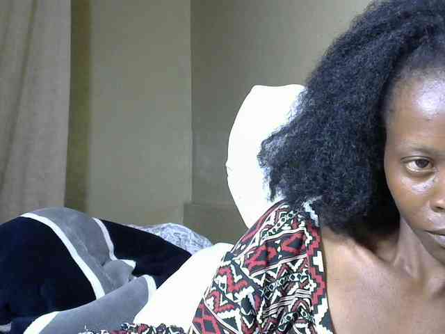 PrettyAlianah webcam