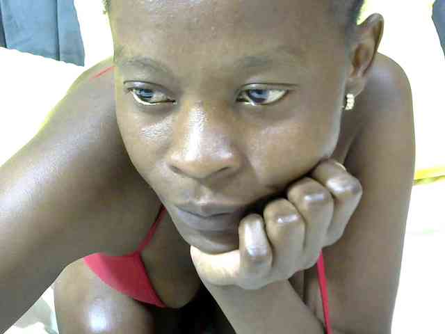 PrettyAlianah webcam