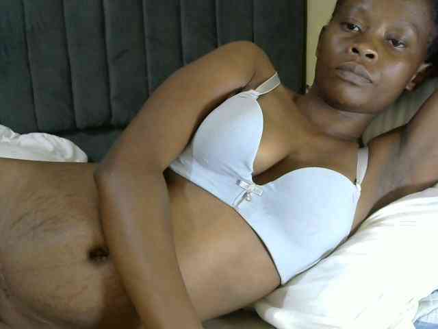 PrettyAlianah webcam