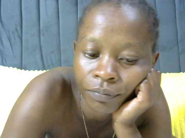 PrettyAlianah webcam