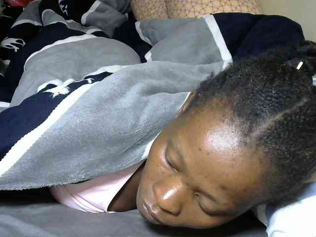 PrettyAlianah webcam