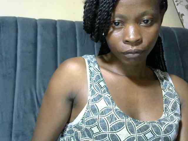 PrettyAlianah webcam